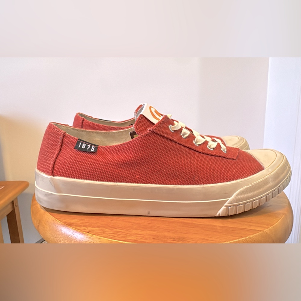 Camper 1975 Camaleon walking shoe